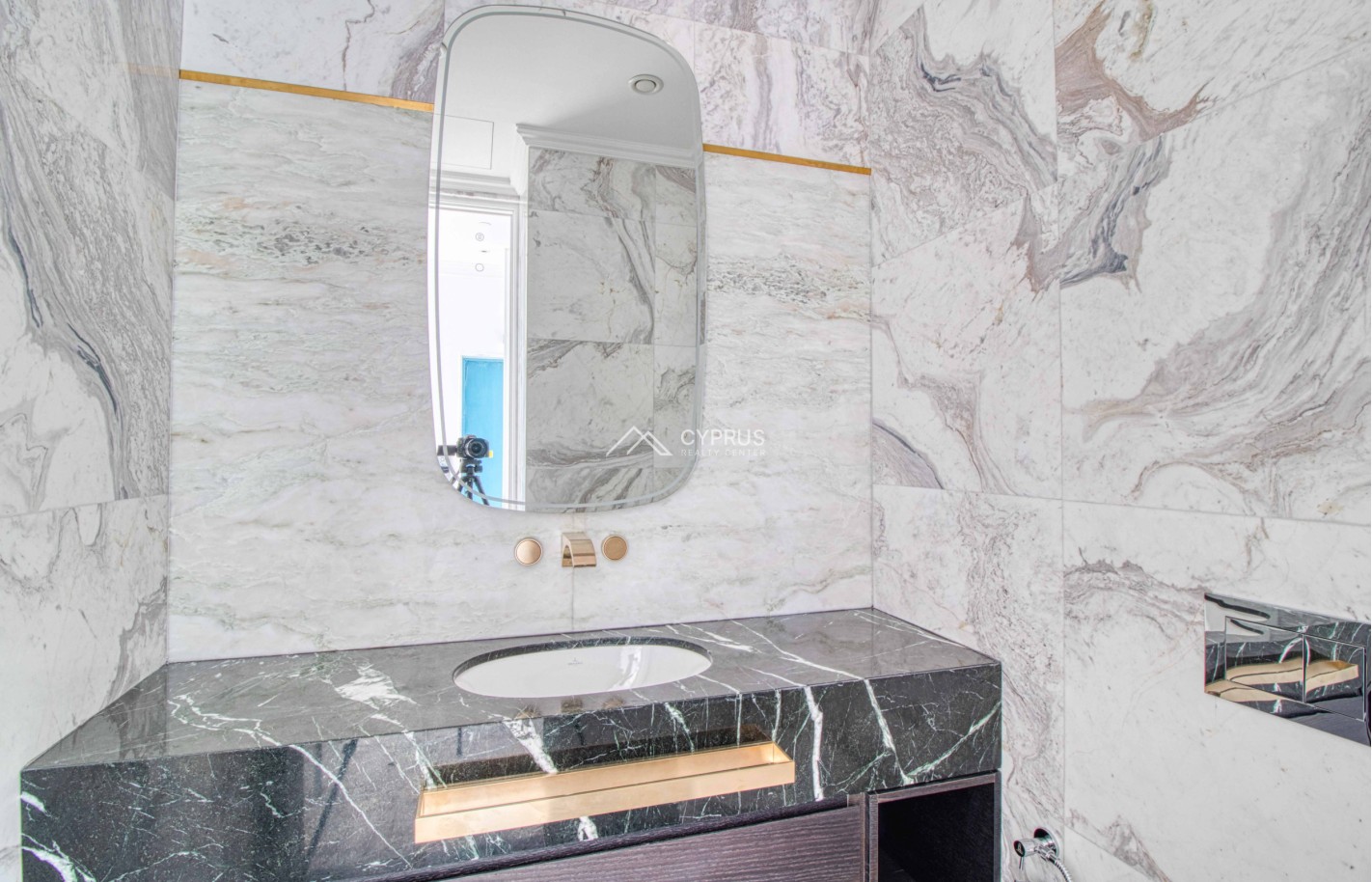 Eight bedroom penthouse in Limassol, East Beach - фото 20