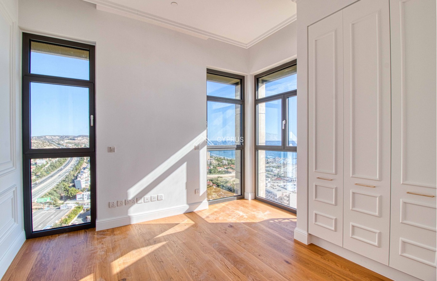 Eight bedroom penthouse in Limassol, East Beach - фото 21