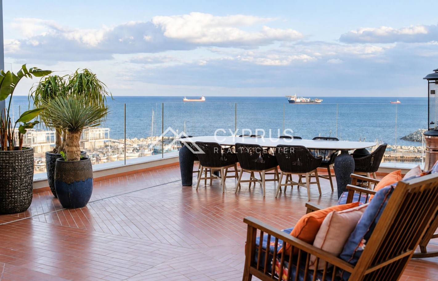 One bedroom penthouse in Limassol, Limassol Marina - фото 15