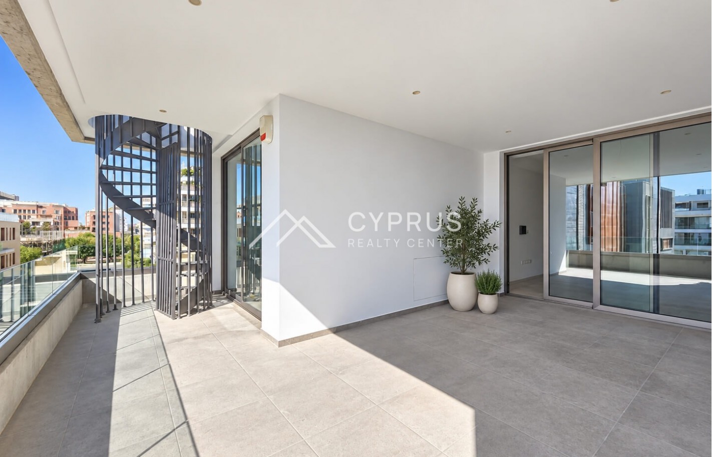 Three bedroom penthouse in Limassol, Potamos Germasogeia - фото 9