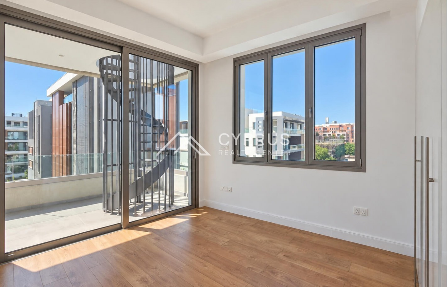 Three bedroom penthouse in Limassol, Potamos Germasogeia - фото 3