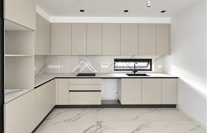 Five bedroom Penthouse in Limassol, Agios Athanasios