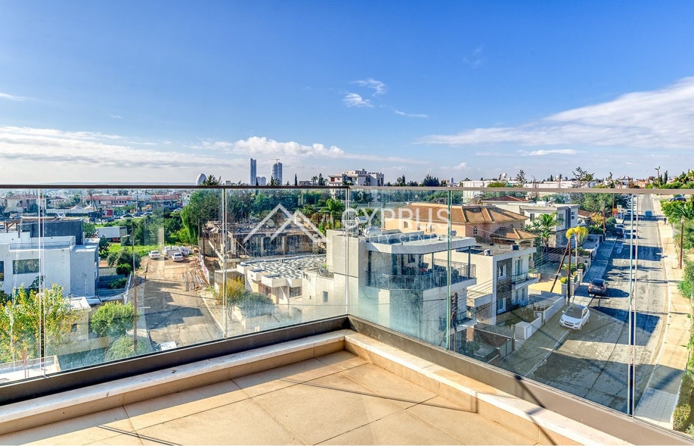 Penthouse in Limassol with 4 bedrooms, Germasogeia - фото 21
