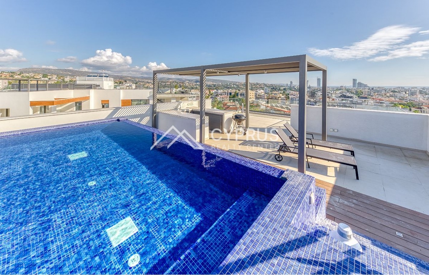 Penthouse in Limassol with 4 bedrooms, Germasogeia - фото 23