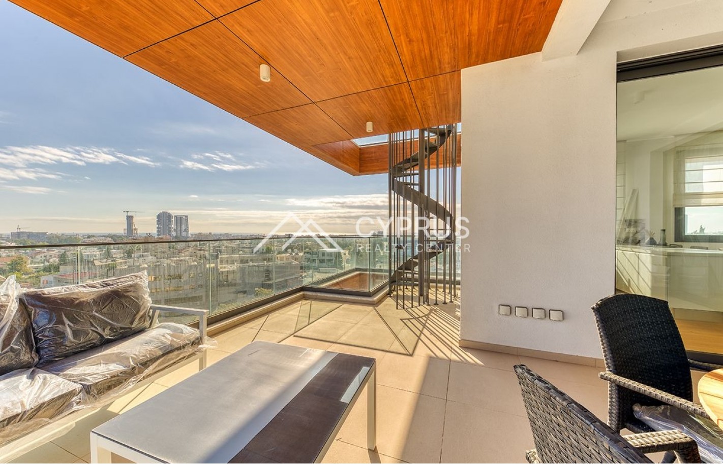 Penthouse in Limassol with 4 bedrooms, Germasogeia - фото 17