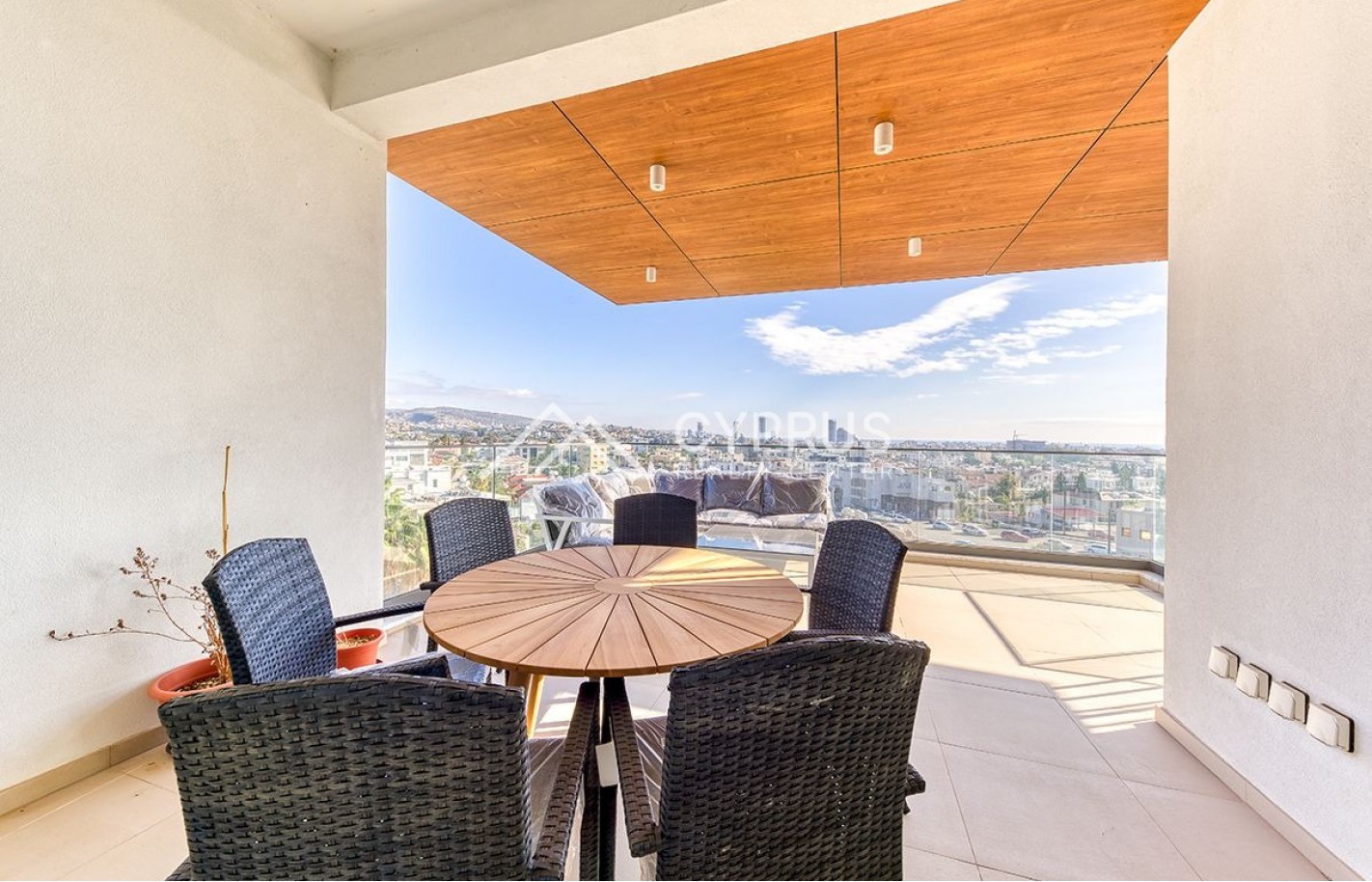 Penthouse in Limassol with 4 bedrooms, Germasogeia - фото 19