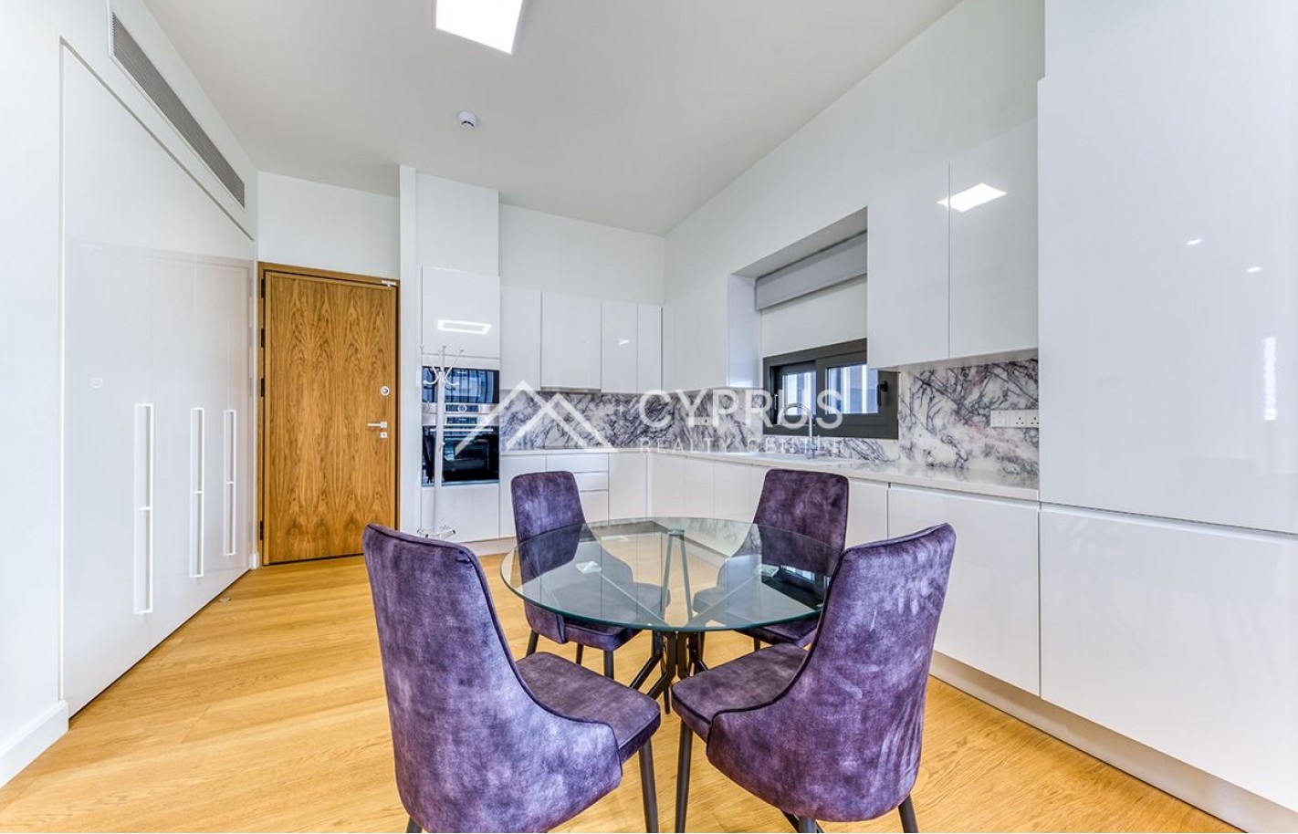 Penthouse in Limassol with 3 bedrooms, City Center - фото 3