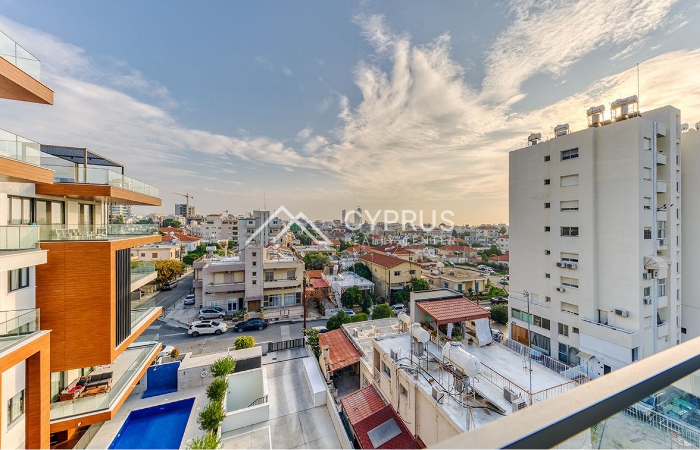 Penthouse in Limassol with 3 bedrooms, City Center - фото 15