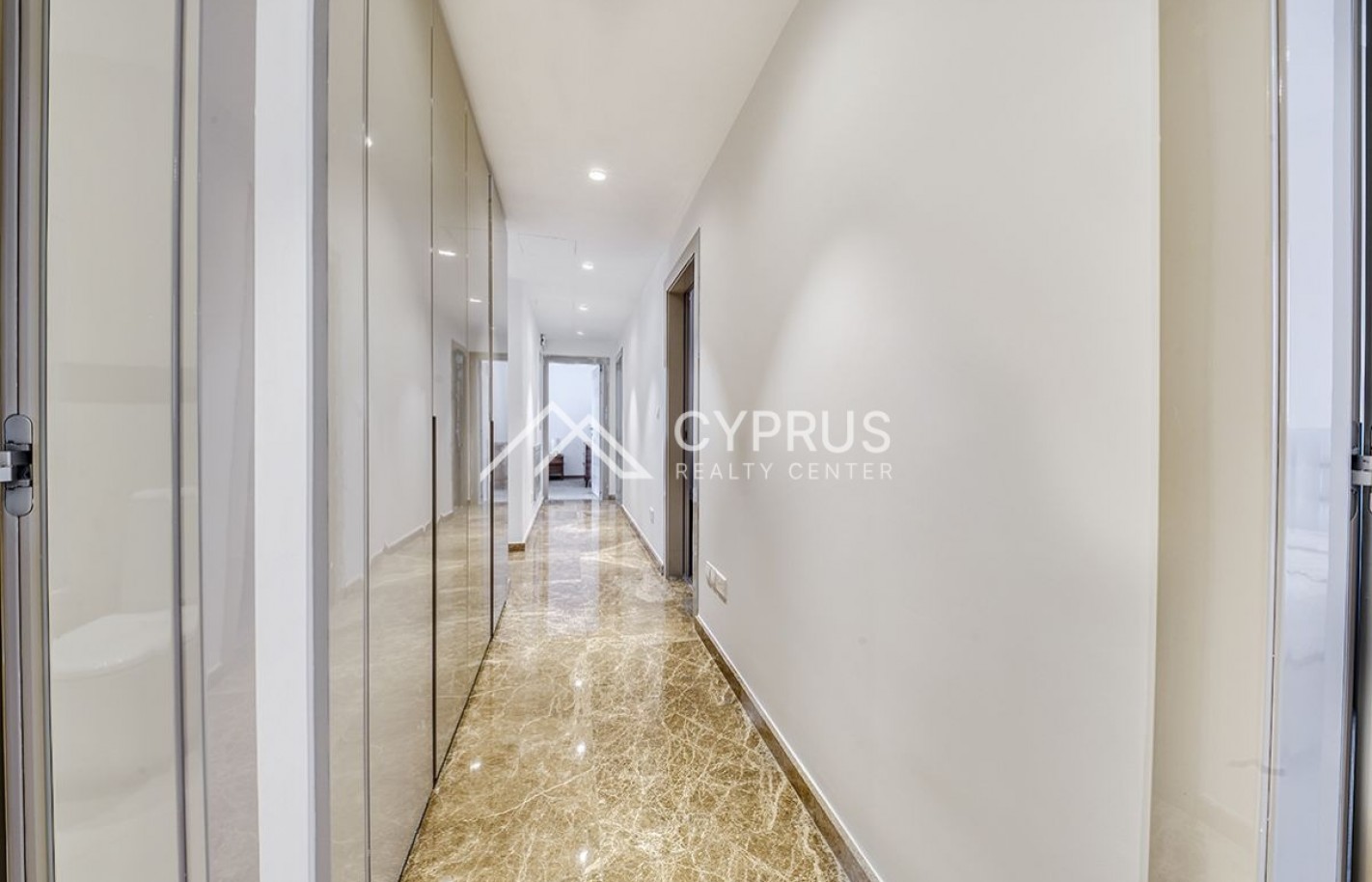 Penthouse in Limassol with 4 bedrooms, Neapolis - фото 18