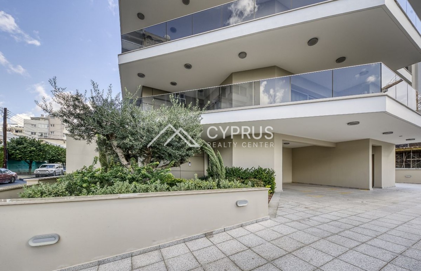 Penthouse in Limassol with 4 bedrooms, Neapolis - фото 25