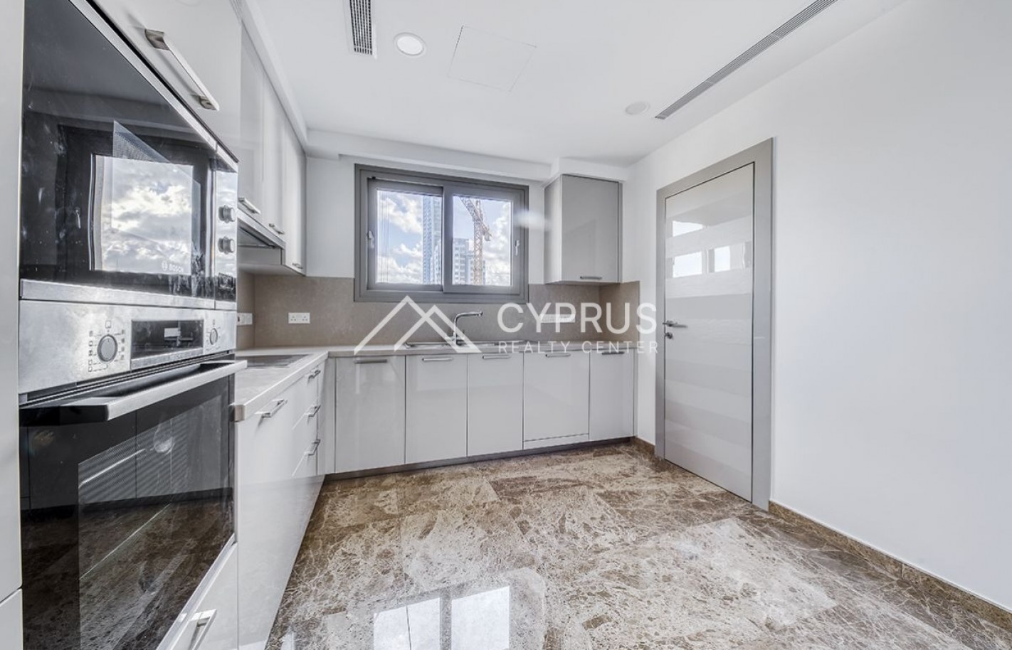 Penthouse in Limassol with 4 bedrooms, Neapolis - фото 13