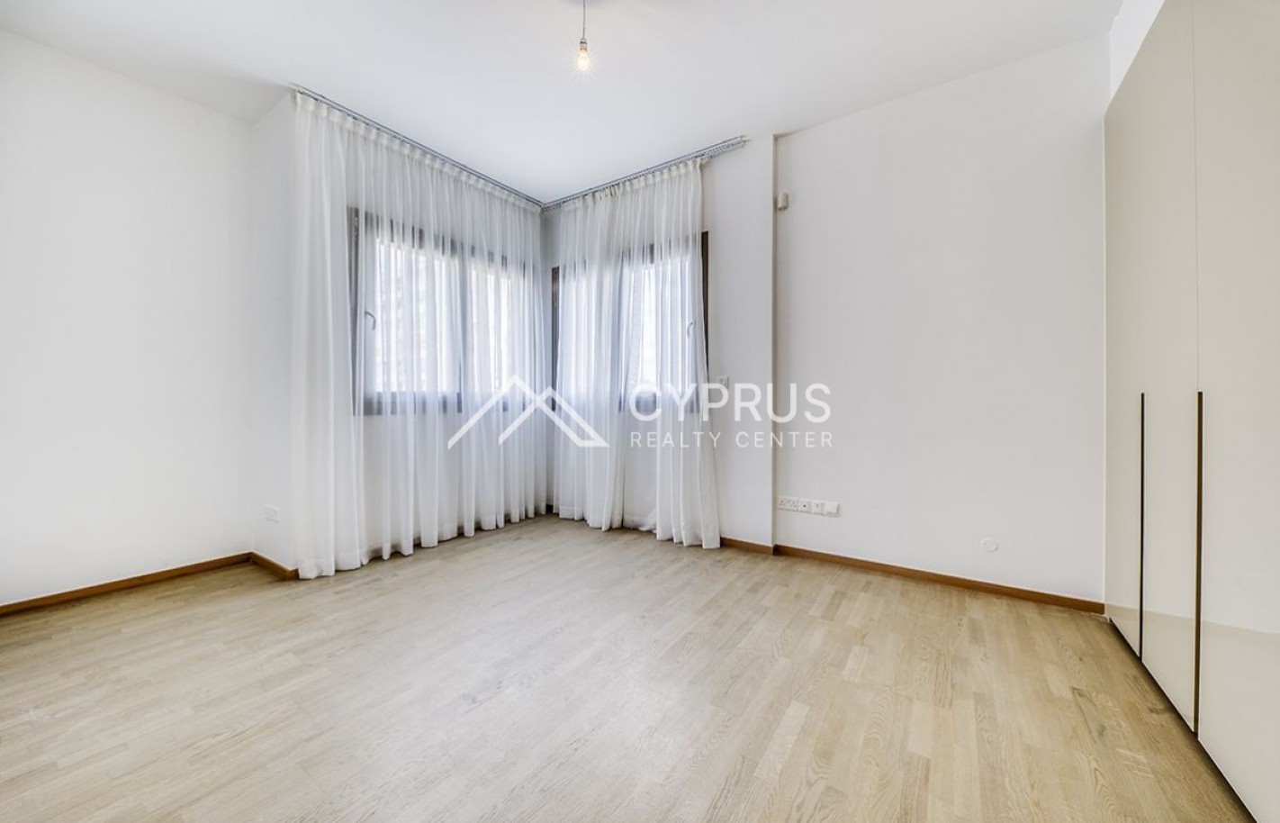 Penthouse in Limassol with 4 bedrooms, Neapolis - фото 9