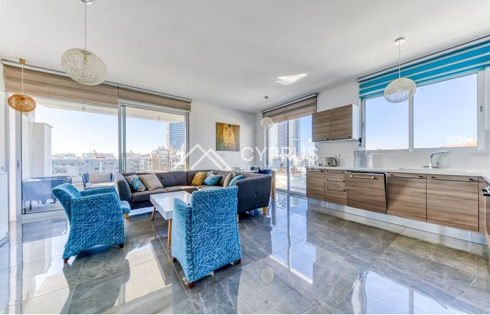 Penthouse in Limassol with 2 bedrooms, Neapolis