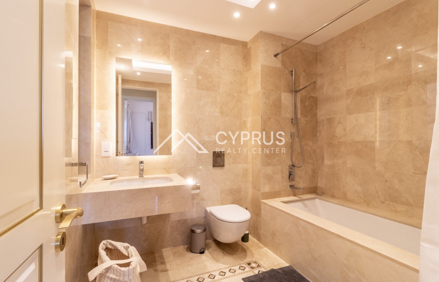 Penthouse in Limassol with 4 bedrooms, Potamos Germasogeia - фото 22