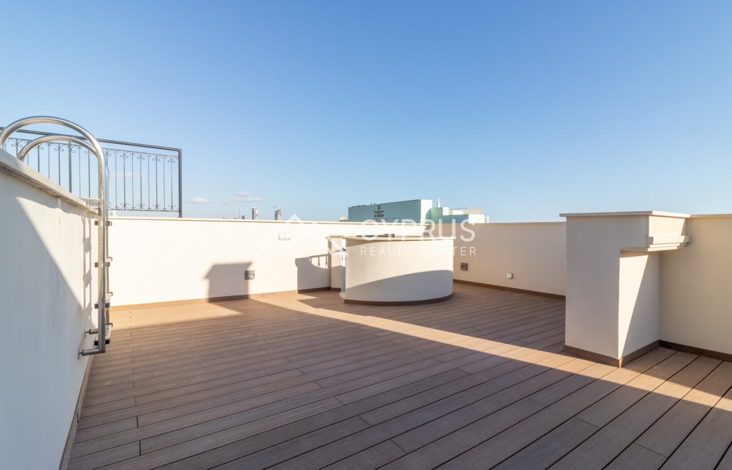 Penthouse in Limassol with 4 bedrooms, Potamos Germasogeia - фото 32