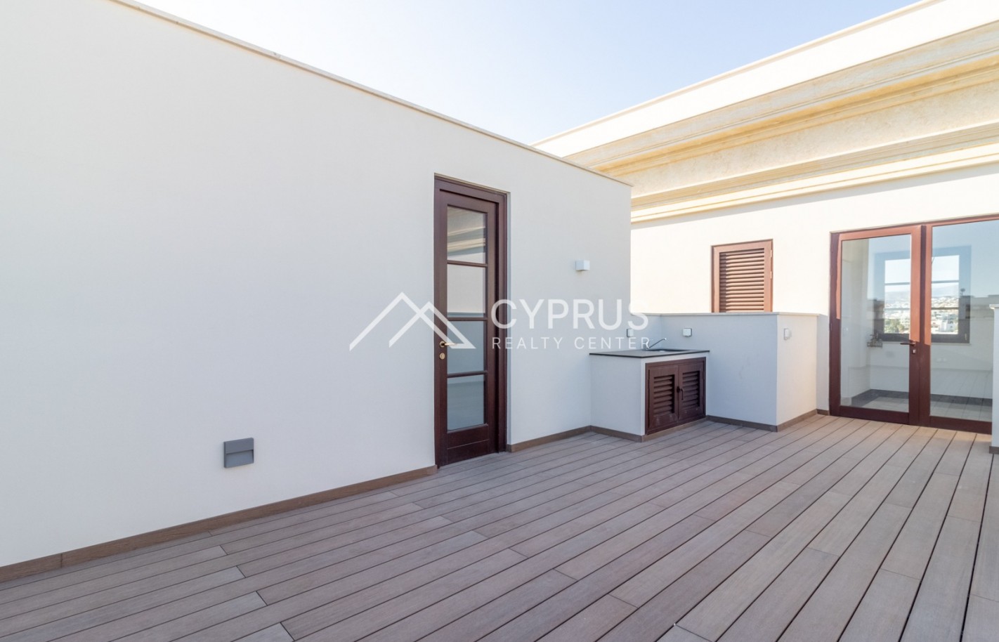 Penthouse in Limassol with 4 bedrooms, Potamos Germasogeia - фото 31
