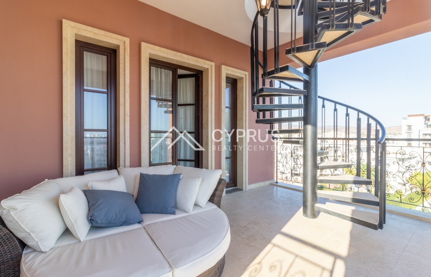 Penthouse in Limassol with 4 bedrooms, Potamos Germasogeia - фото 29