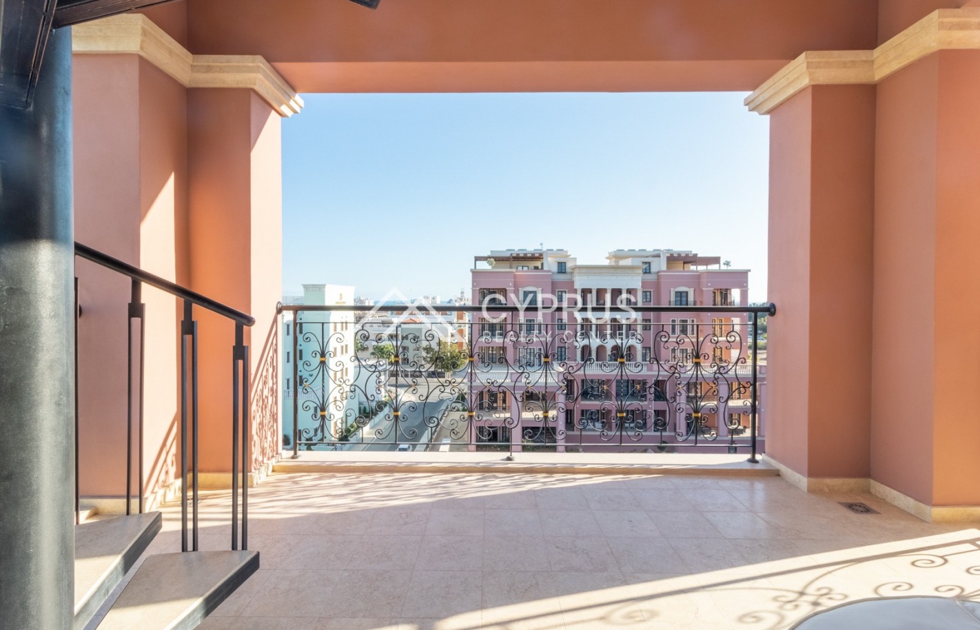 Penthouse in Limassol with 4 bedrooms, Potamos Germasogeia - фото 35