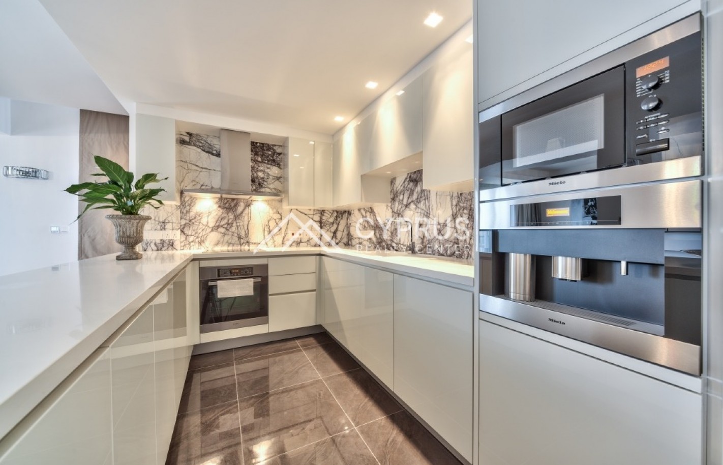 Penthouse in Limassol with 2 bedrooms, Potamos Germasogeia - фото 10