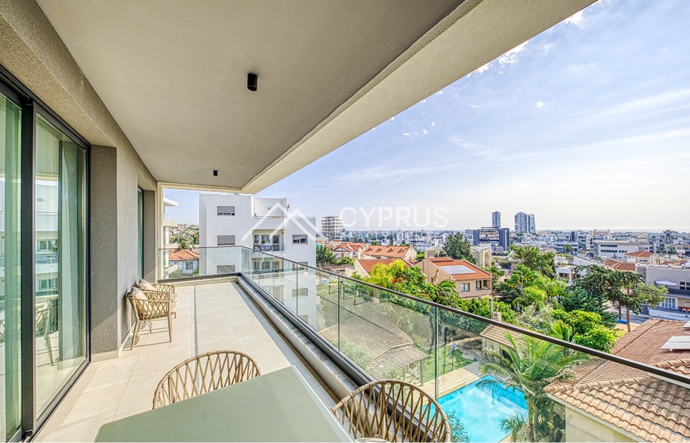 Penthouse in Limassol with 4 bedrooms, Germasogeia - фото 15