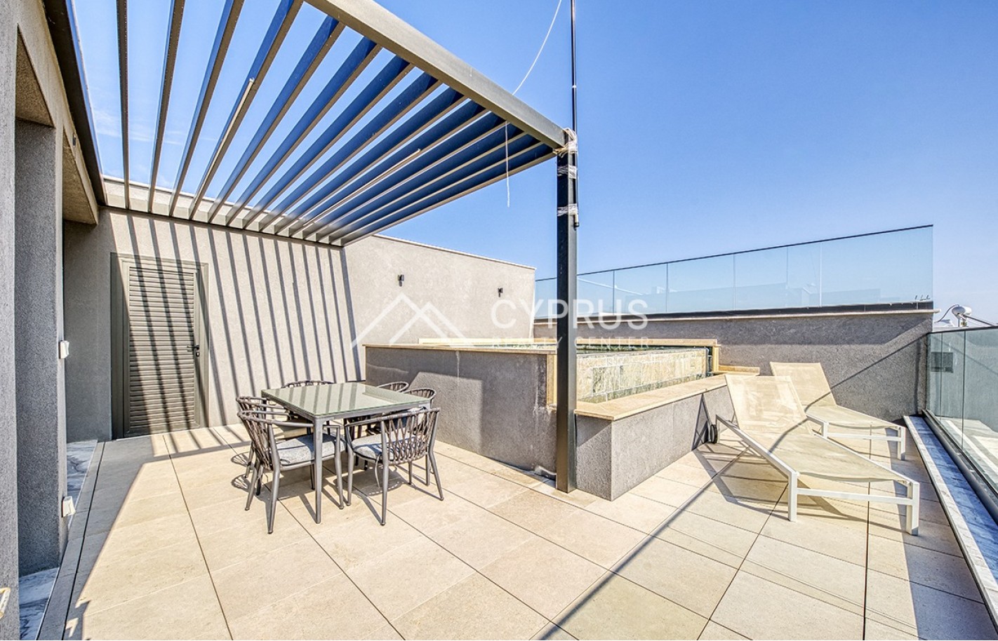 Penthouse in Limassol with 4 bedrooms, Germasogeia - фото 17