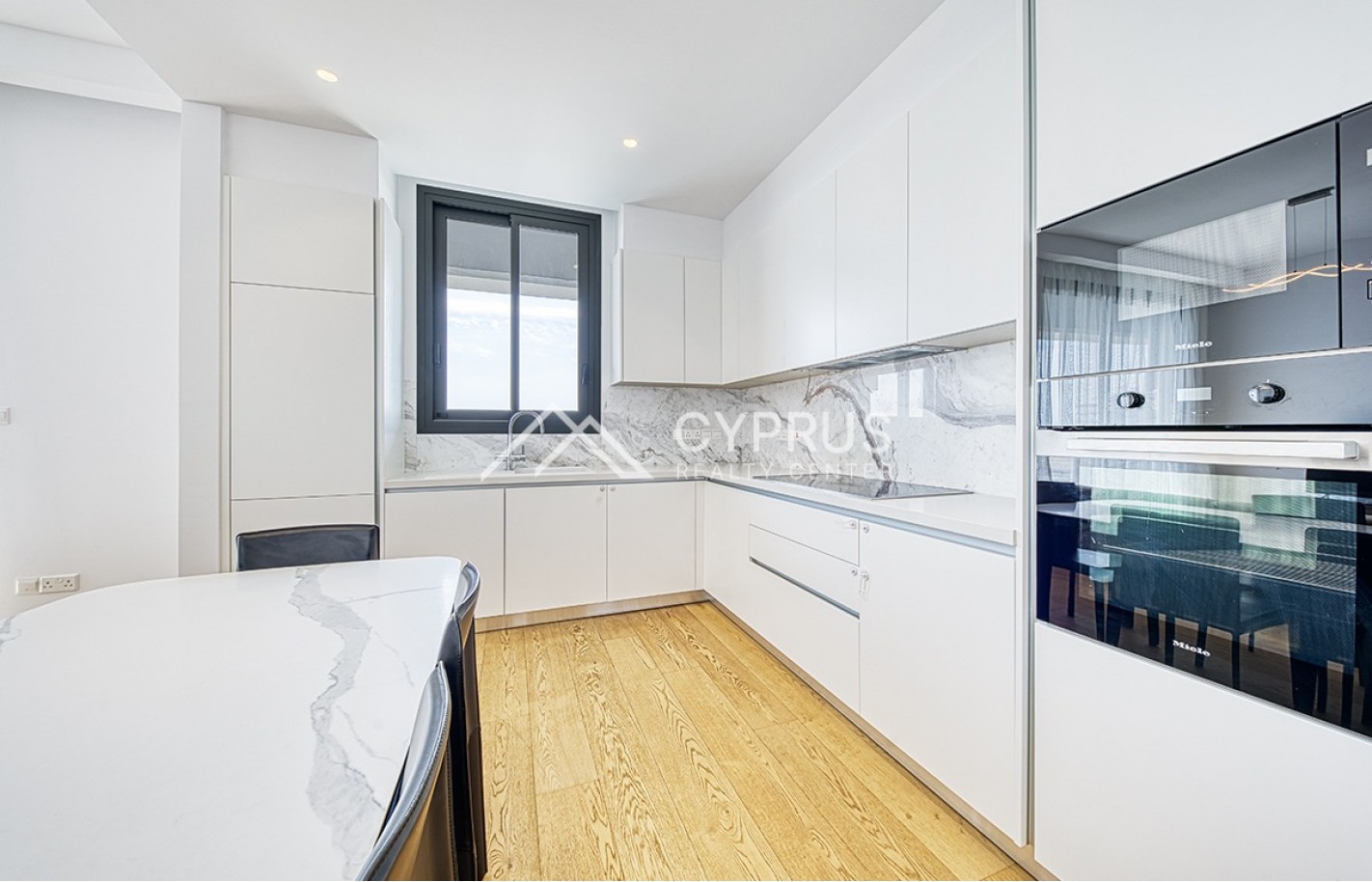 Penthouse in Limassol with 4 bedrooms, Germasogeia - фото 4