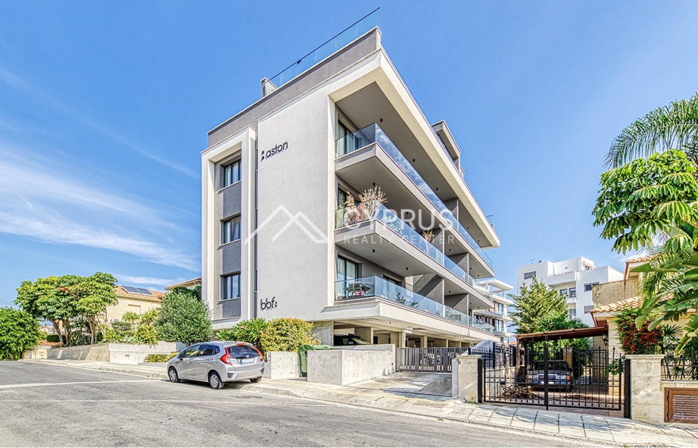 Penthouse in Limassol with 4 bedrooms, Germasogeia - фото 19