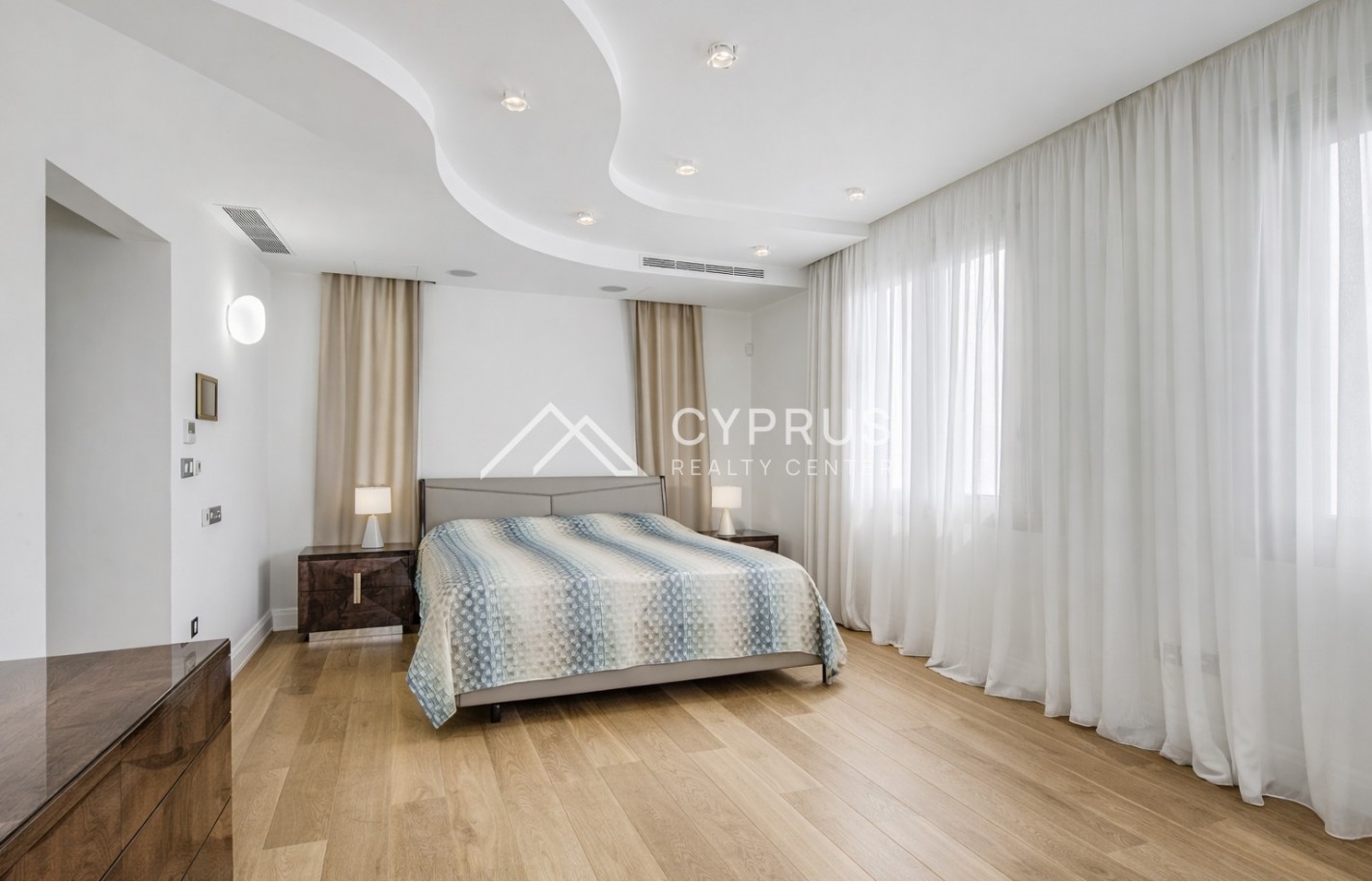 Four bedroom villa in Limassol, Agios Tychonas - фото 12