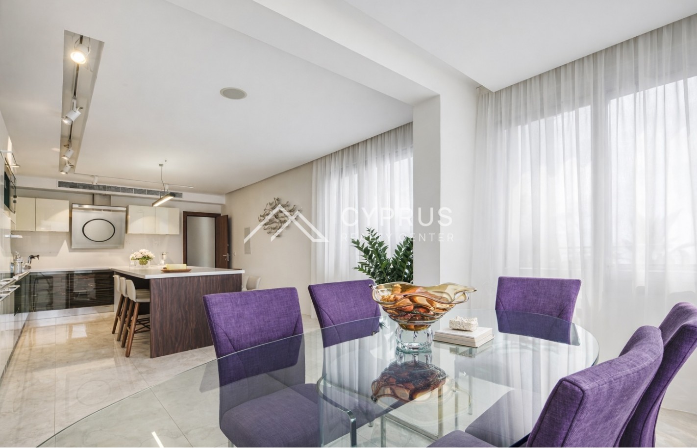 Four bedroom villa in Limassol, Agios Tychonas - фото 13