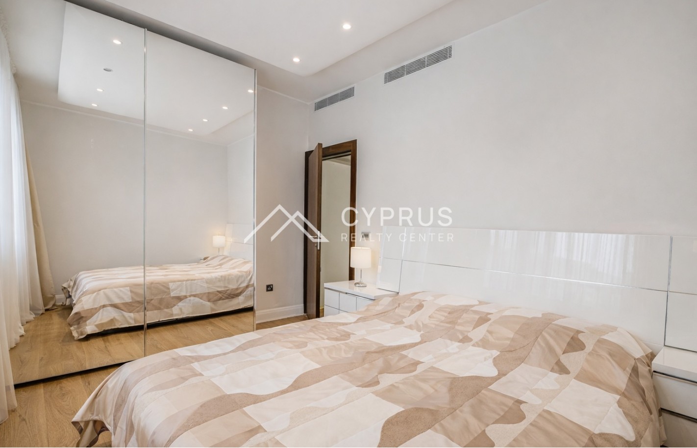 Four bedroom villa in Limassol, Agios Tychonas - фото 33