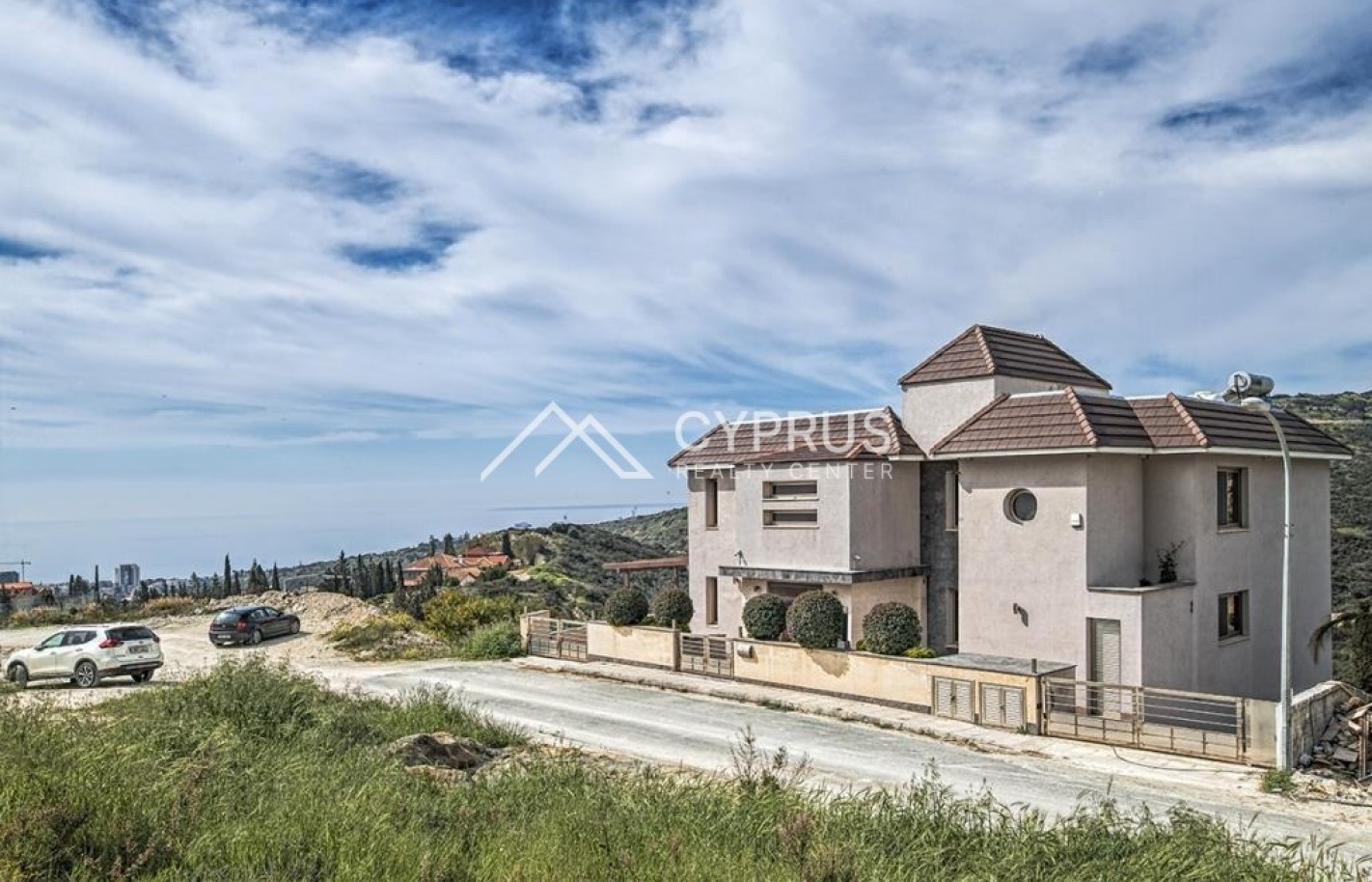 Four bedroom villa in Limassol, Agios Tychonas - фото 35