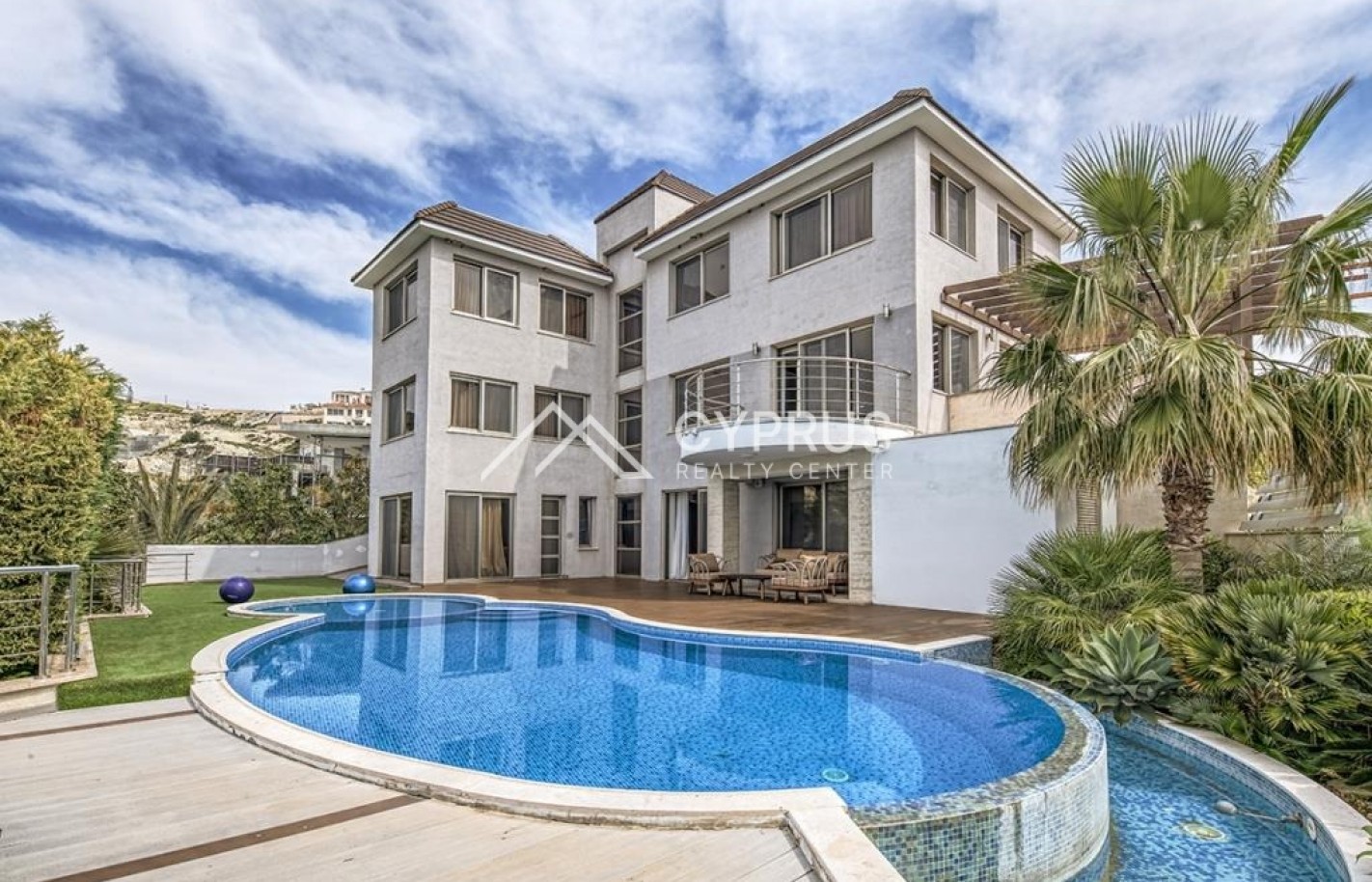 Four bedroom villa in Limassol, Agios Tychonas