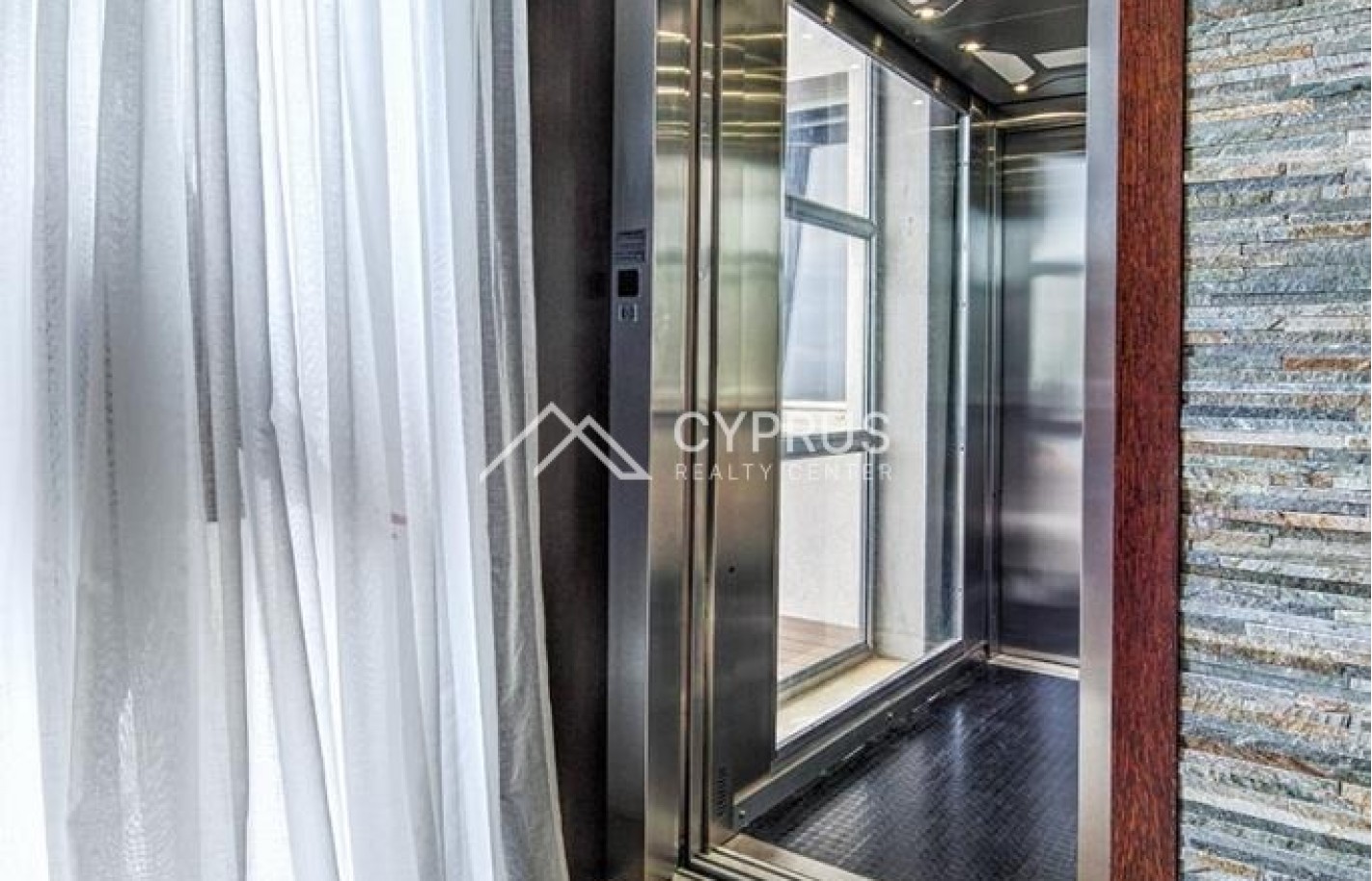 Four bedroom villa in Limassol, Agios Tychonas - фото 22