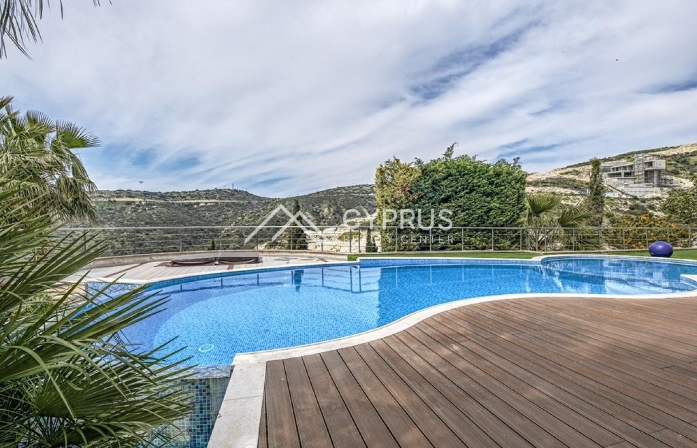 Four bedroom villa in Limassol, Agios Tychonas - фото 34