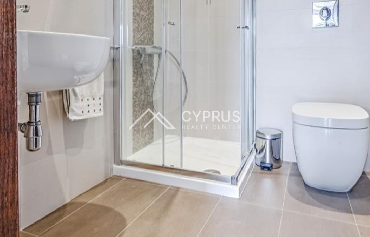 Four bedroom villa in Limassol, Agios Tychonas - фото 23