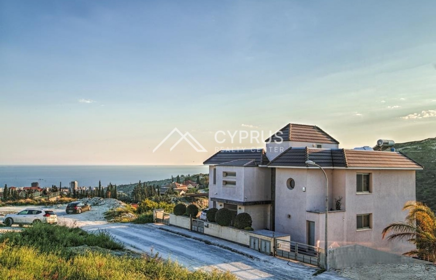 Four bedroom villa in Limassol, Agios Tychonas - фото 36