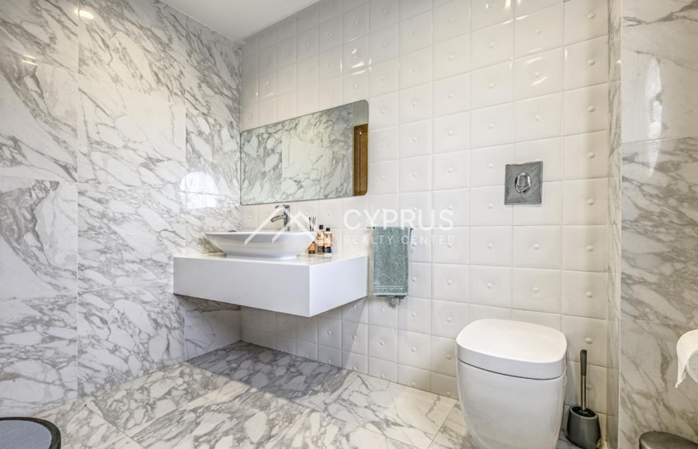 Four bedroom villa in Limassol, Agios Tychonas - фото 27