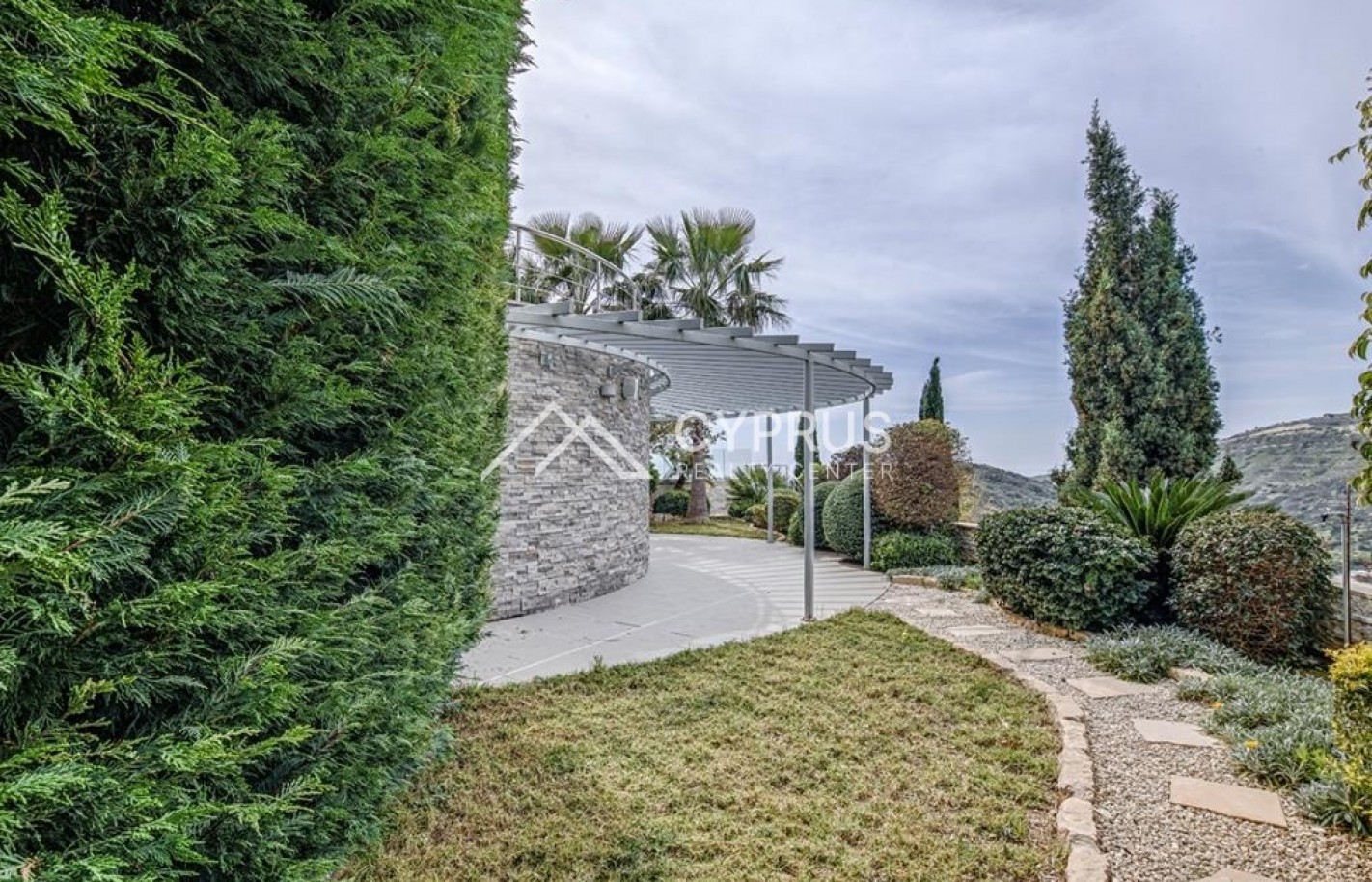 Four bedroom villa in Limassol, Agios Tychonas - фото 38