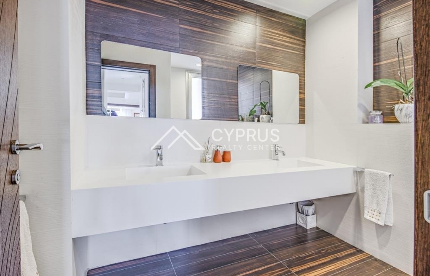 Four bedroom villa in Limassol, Agios Tychonas - фото 25