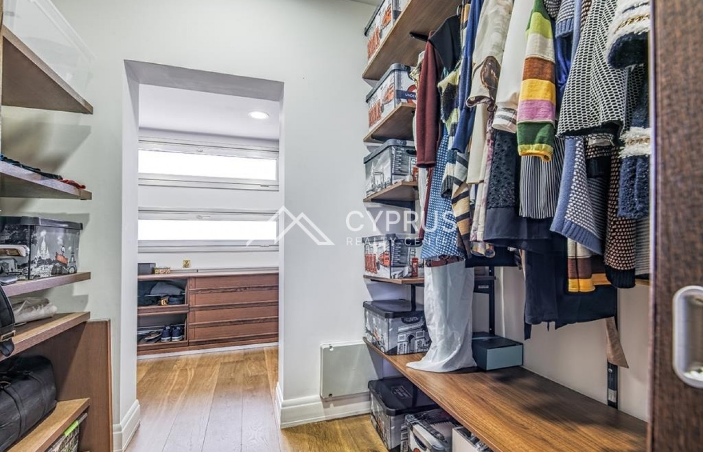 Four bedroom villa in Limassol, Agios Tychonas - фото 31