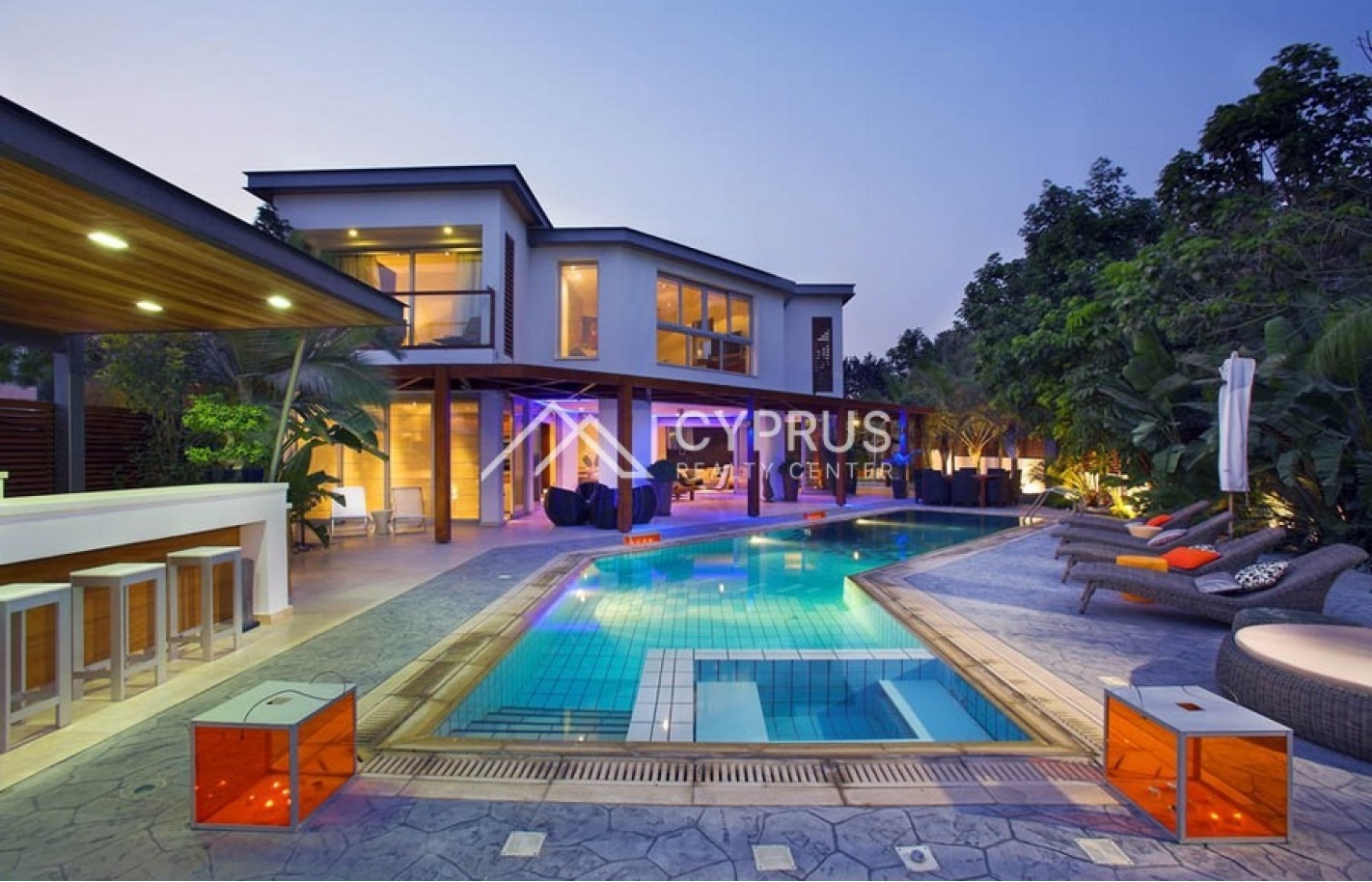 Five bedroom villa in Limassol, East Beach - фото 3