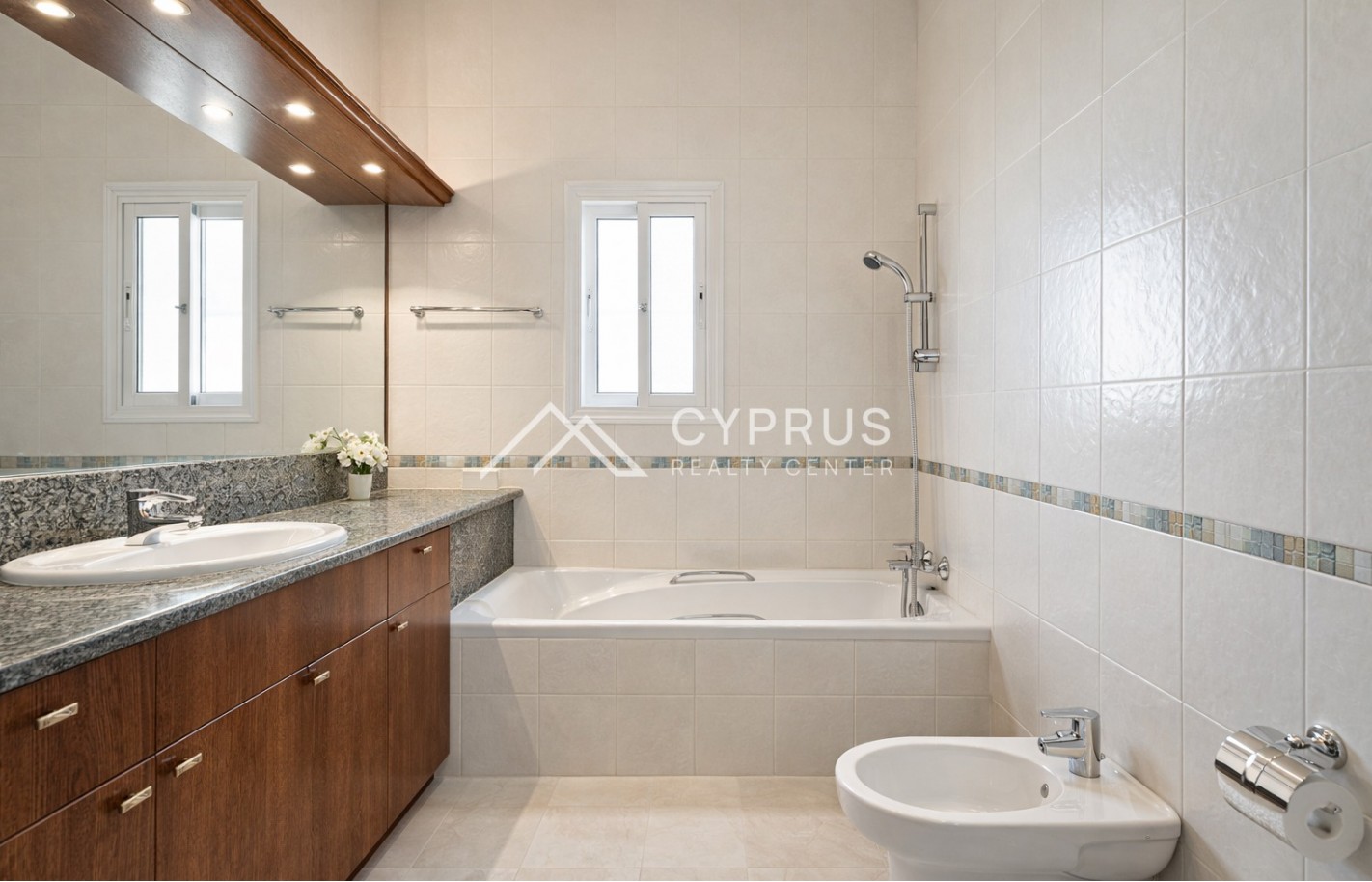 Роскошная вилла в Лимассоле с 5 спальнями, Agios Tychonas - фото 4