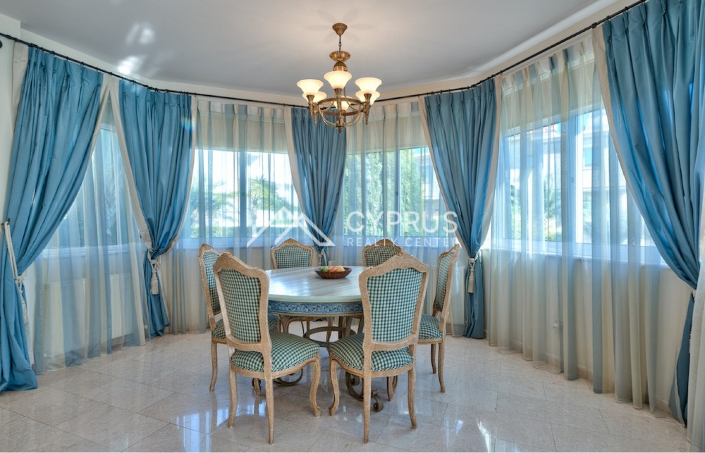 Luxury villa with 5 bedrooms in Limassol, Agios Tychonas - фото 17