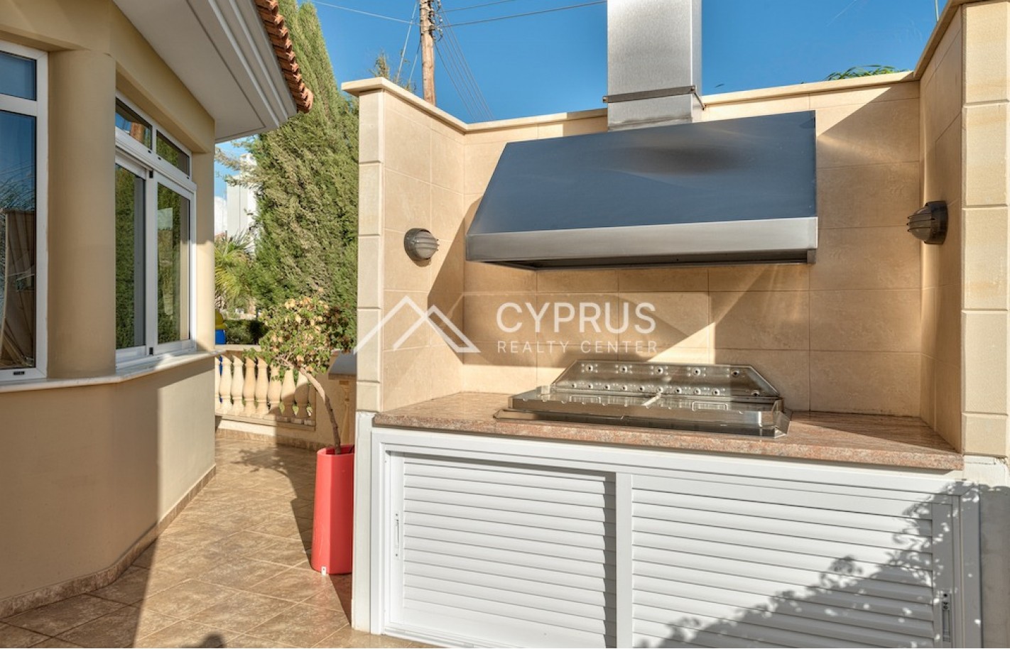 Luxury villa with 5 bedrooms in Limassol, Agios Tychonas - фото 37