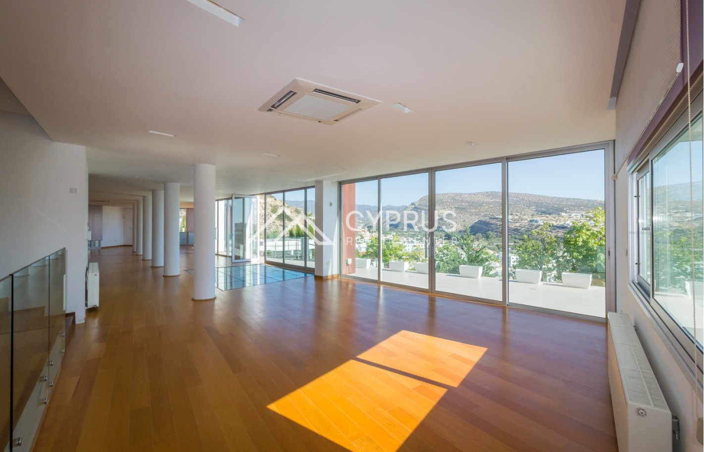 Villa in Limassol with 5 bedrooms, Germasogeia - фото 5