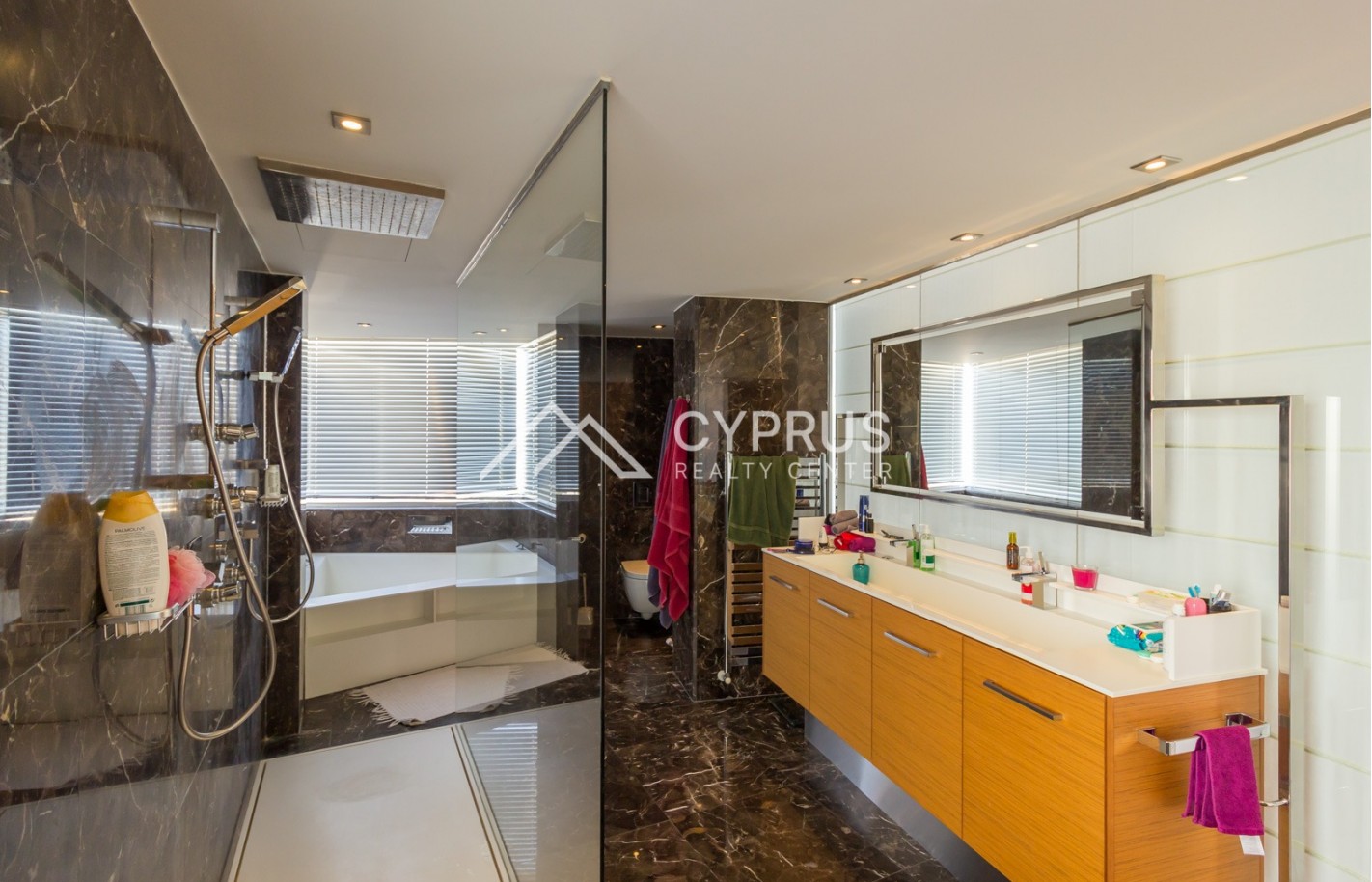 Villa in Limassol with 5 bedrooms, Germasogeia - фото 24