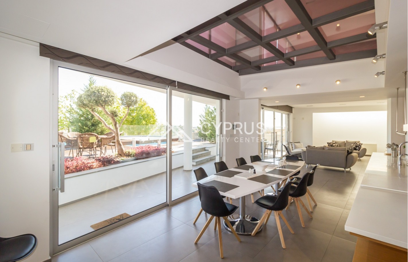 Villa in Limassol with 5 bedrooms, Germasogeia - фото 16