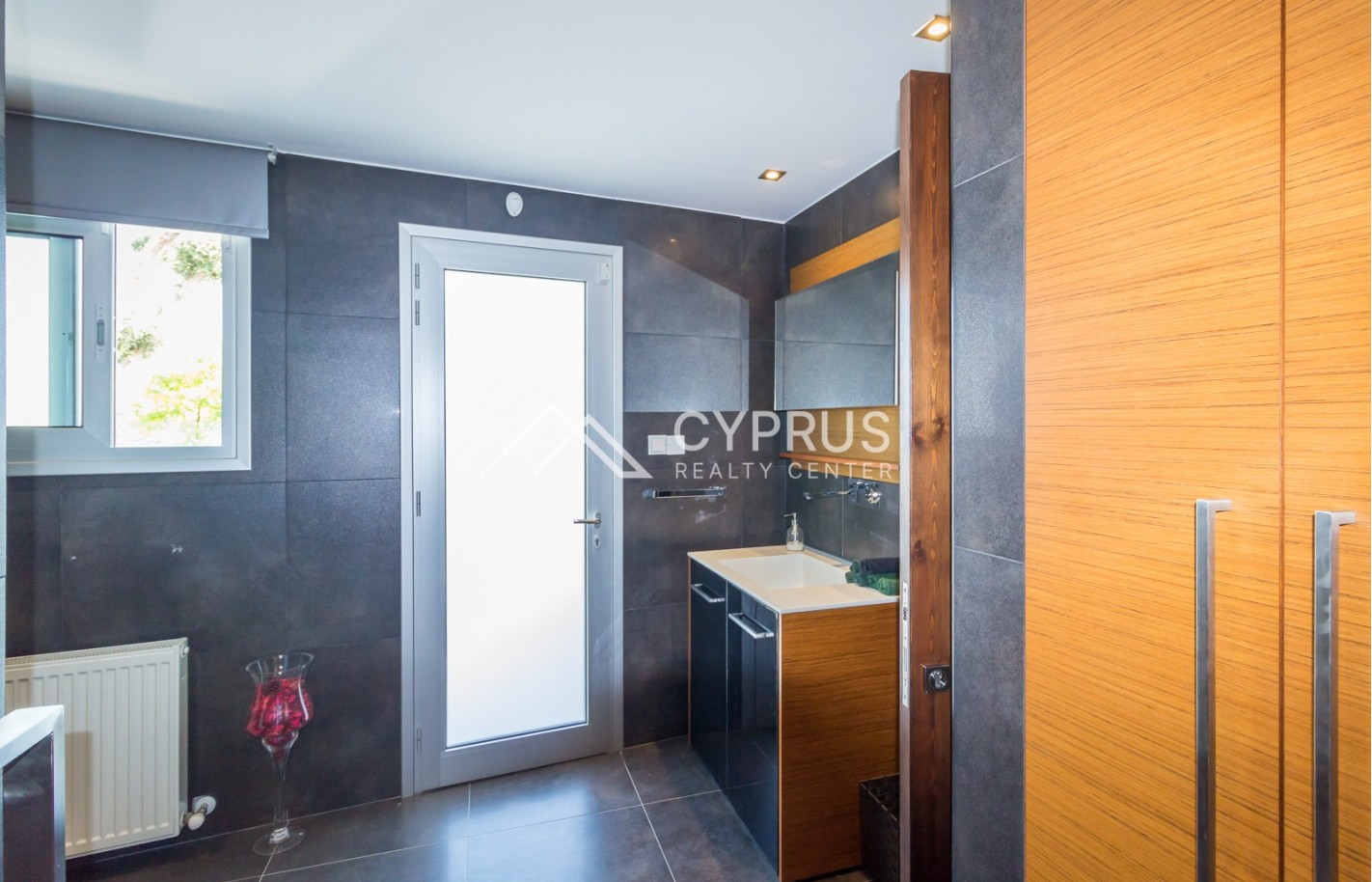 Villa in Limassol with 5 bedrooms, Germasogeia - фото 21