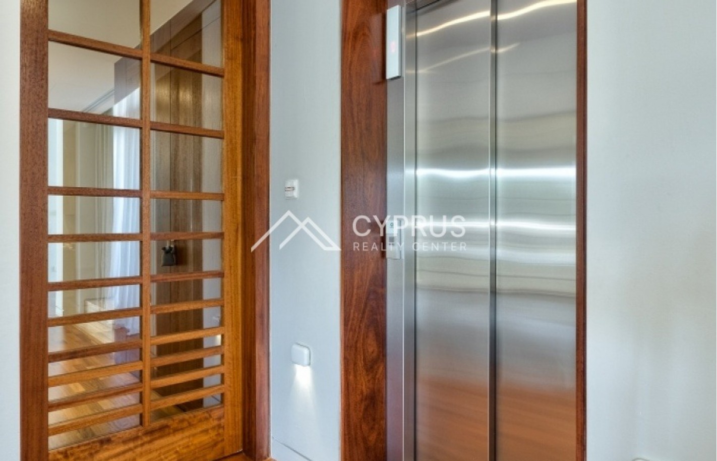 Villa in Limassol with 6 bedrooms, Agios Athanasios - фото 4