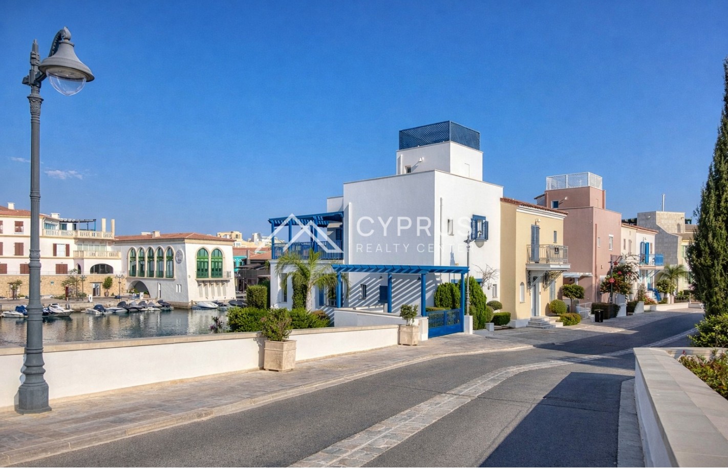Luxury villa with 3 bedrooms in Limassol, Limassol Marina - фото 9